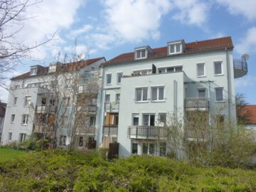 renovierte 2-Zimmer-Wohnung in S – Weilimdorf mit Nachtspeicherheizung *NUR MIT WB für über 60jährige*, Deidesheimer Strasse 10, 70499 Stuttgart