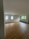 4-Zimmer Wohnung mit Balkon in Stuttgart-Ost, Gebäude kernmodernisiert in 2026 - Wohnzimmer mit Balkon