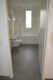 neuwertige 3 Zimmer-Wohnung mit Balkon in Stuttgart-Ost - Tageslichtbad mit Badewanne