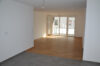 neuwertige 3 Zimmer-Wohnung mit Balkon in Stuttgart-Ost - Wohnzimmer mit Balkon