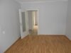 modernisierte 2-Zimmer Wohnung mit Balkon - Wohnzimmer mit Balkon