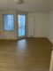 modernisierte 2-Zimmer-Wohnung mit Balkon - Wohnzimmer
