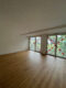 2-Zimmer Wohnung mit Balkon in Stuttgart-Ost, Gebäude kernmodernisiert in 2026 - Wohnzimmer mit Balkon
